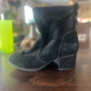 Size 8M Women's Ankle Boots